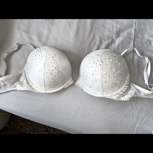 Pearl white Victoria’s Secret Bra with rhinestones - used, like new!